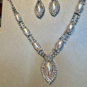 Nicole Miller Silver Pearl Rhinestone Bridal Party Gifts  Silver Pearl Lot of 5